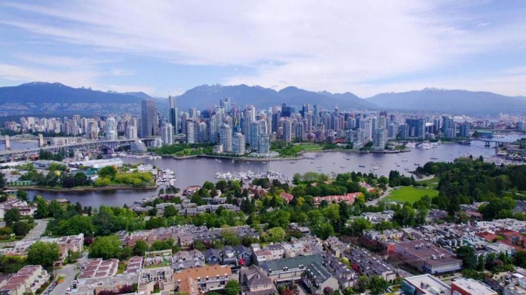 Ferienwohnung Billion Dollar Views In A Beautiful Fairview Slopes Heritage House Vancouver Exterior foto